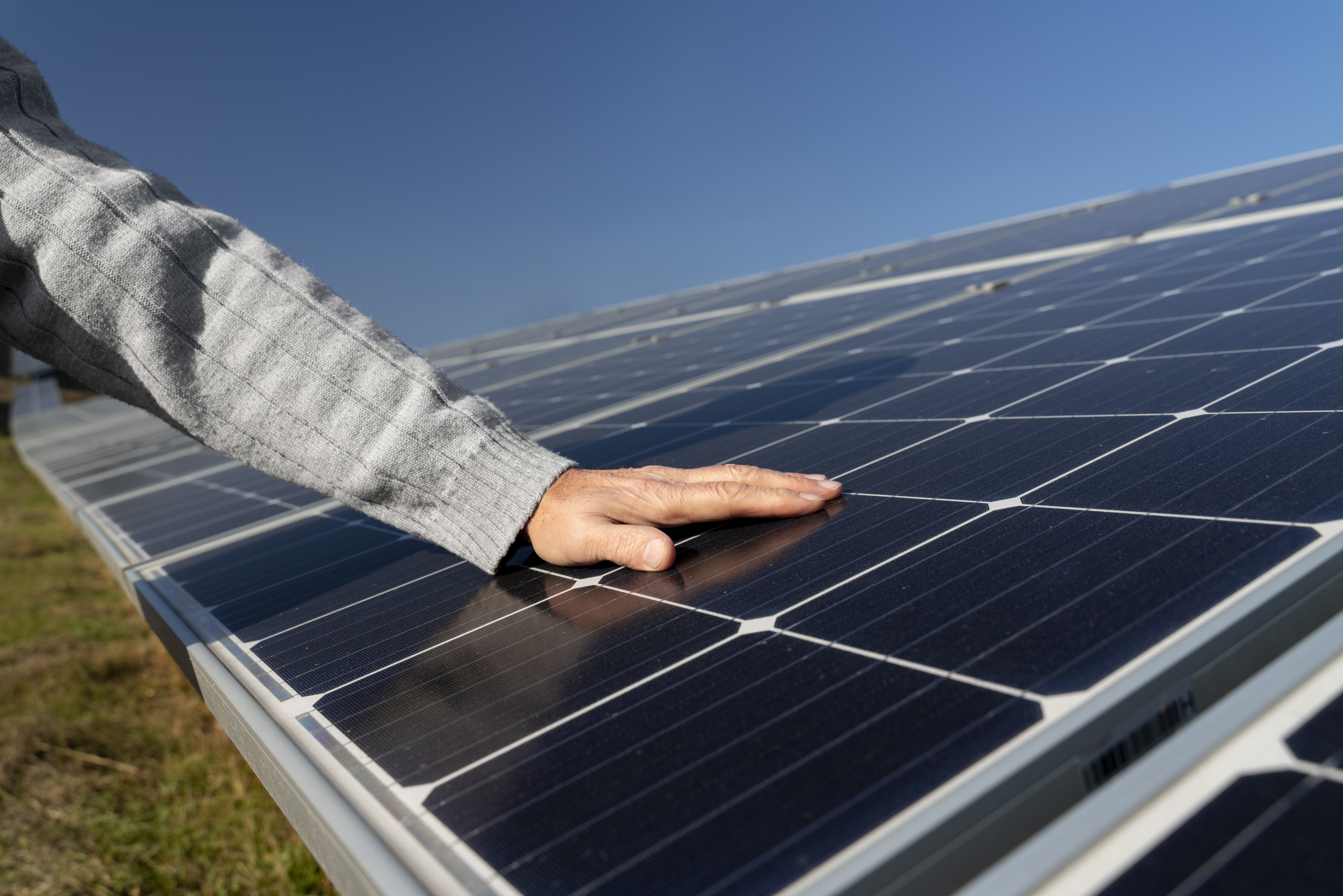 Capteurs solaires sur un toit